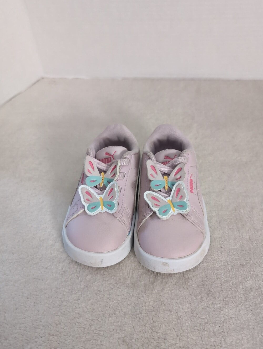 PUMA Girls Sneaker Pink Butterfly Lace Up US 4c Low Top Round Toe Rubber Sole